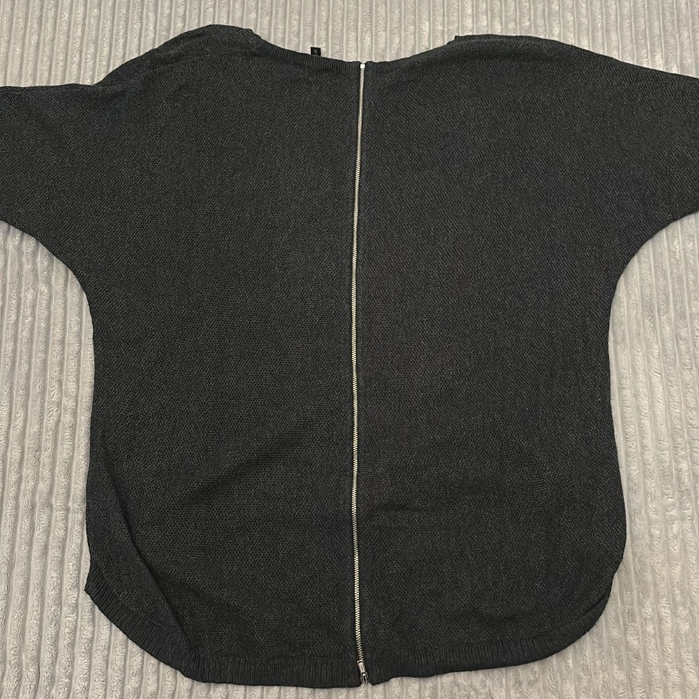 Zipper Back Top - Picture 4 of 4